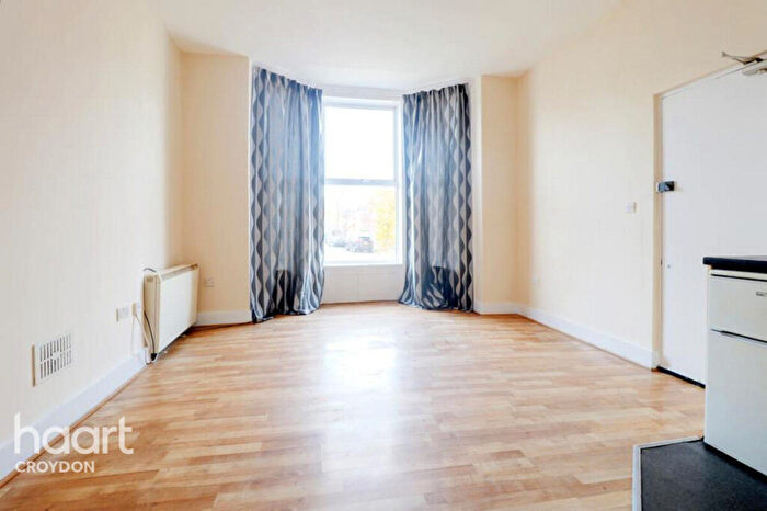 Studio To Rent In Beulah Road, Thornton Heath, CR7