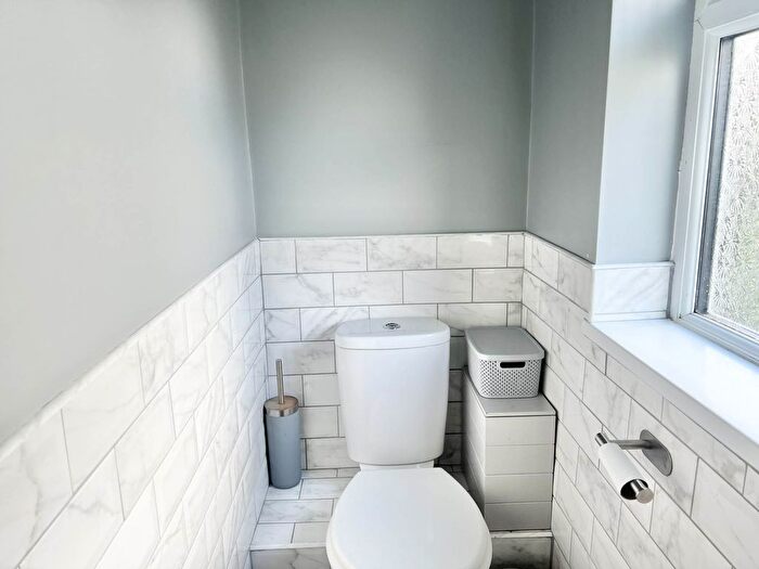 2 Bedroom End Terrace House To Rent In Stuart Close, Brentwood, CM15