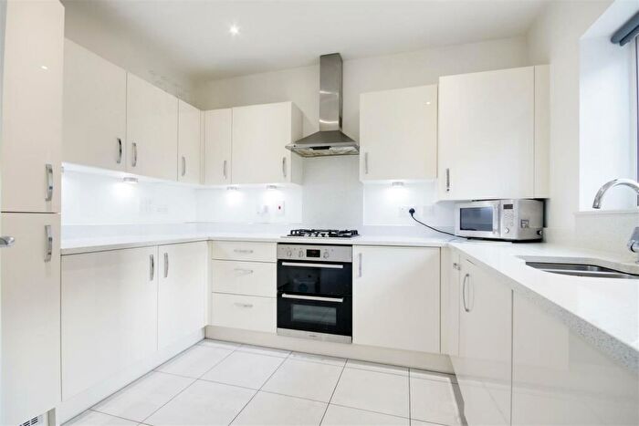 3 Bedroom End Of Terrace House For Sale In Archer Way, Enfield, EN2