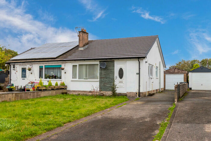 2 Bedroom Semi-Detached Bungalow For Sale In Helmside Road, Oxenholme, Kendal, LA9