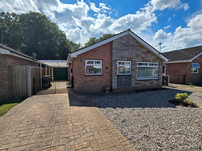 2 Bedroom Detached Bungalow For Sale In Appleton Drive, Ormesby, NR29