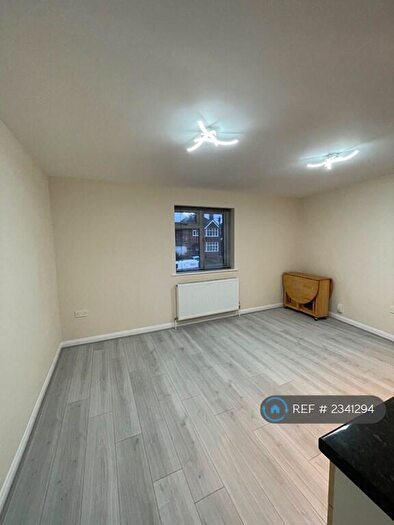 1 Bedroom Flat To Rent In Worplesdon Road, Guildford, GU2