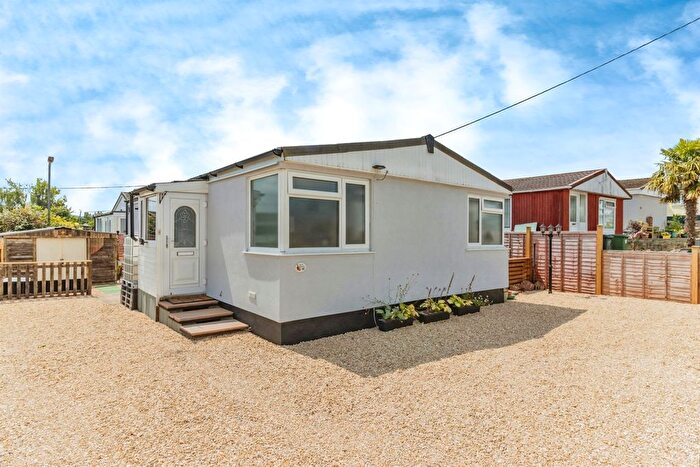 2 Bedroom Mobile/park Home For Sale In Buckingham Orchard, Chudleigh, Newton Abbot, TQ13