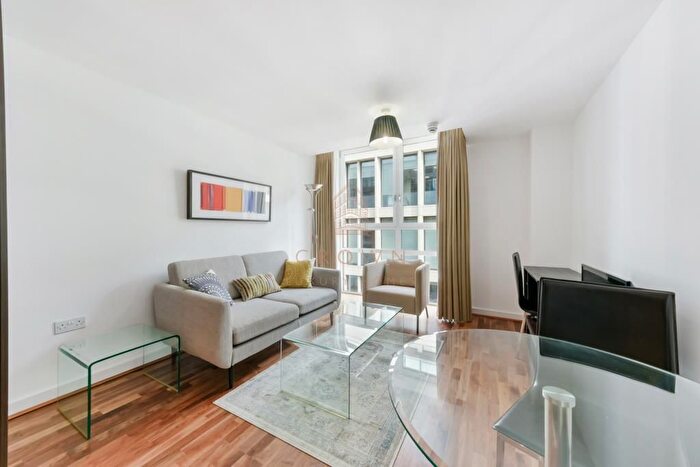 1 Bedroom Flat To Rent In Lamb's Passage, Moorgate, EC1Y