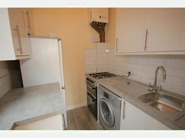 1 Bedroom Flat To Rent In Dalry Road, Edinburgh, EH11
