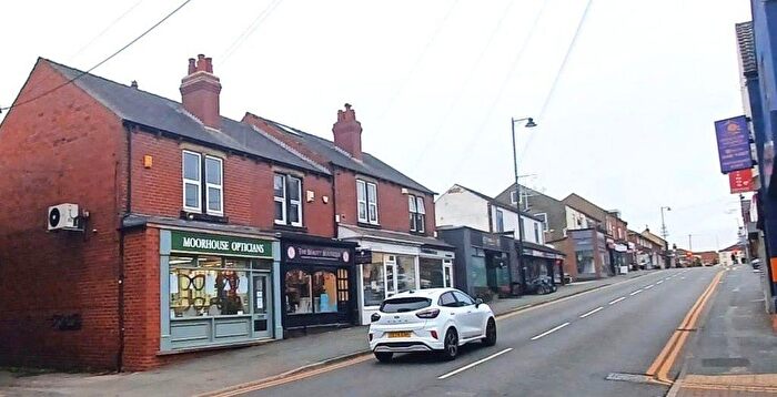 2 Bedroom Flat To Rent In Main Street, Garforth, Leeds, West Yorkshire, LS25