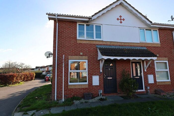 1 Bedroom House To Rent In Moor Furlong, SL1