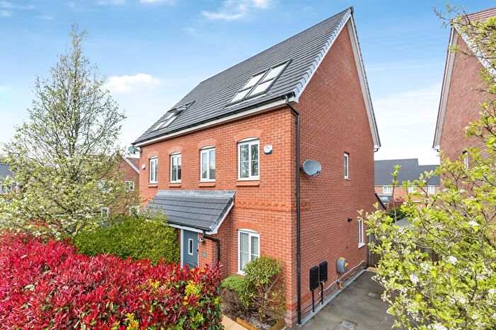 3 Bedroom Semi Detached House For Sale In Bracken Close, Wigan, WN6