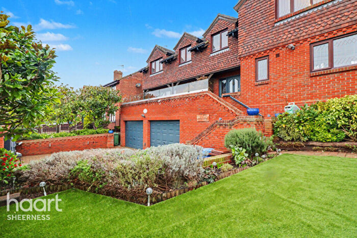 6 Bedroom Detached House For Sale In Queenborough Drive, Kent, ME12