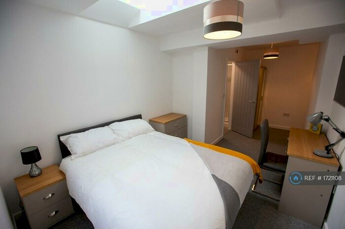 6 Bedroom End Of Terrace House To Rent In Charter Avenue, Coventry, CV4