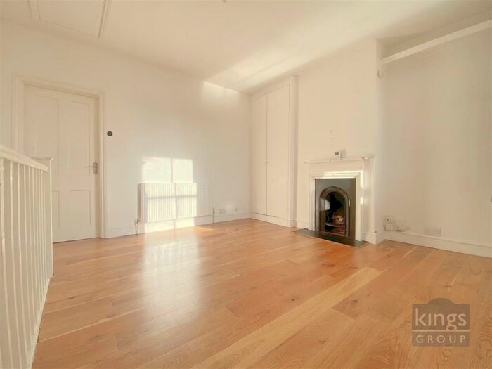 1 Bedroom Maisonette To Rent In Alberta Road, Enfield, EN1