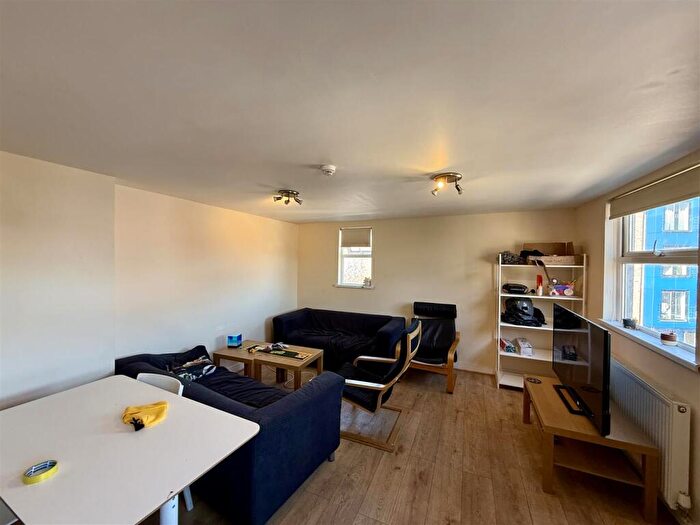 8 Bedroom Maisonette To Rent In Richmond Road, Roath, CF24