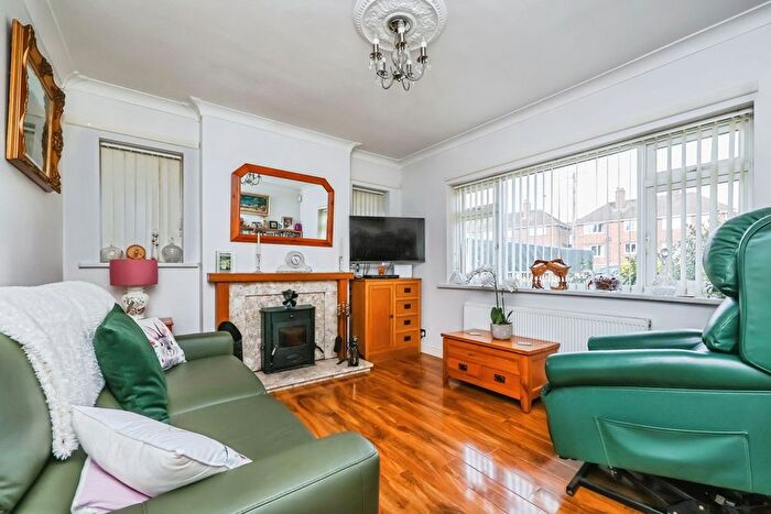 2 Bedroom Bungalow For Sale In Ladybrook Lane, Mansfield, Nottinghamshire, NG18