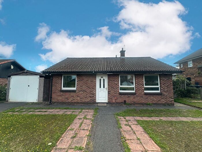 2 Bedroom Bungalow To Rent In Oak Drive, Nuthall, Nottingham, NG16