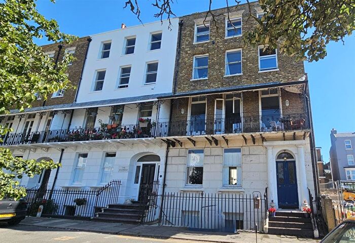 2 Bedroom Flat To Rent In Albion Place, Ramsgate, CT11