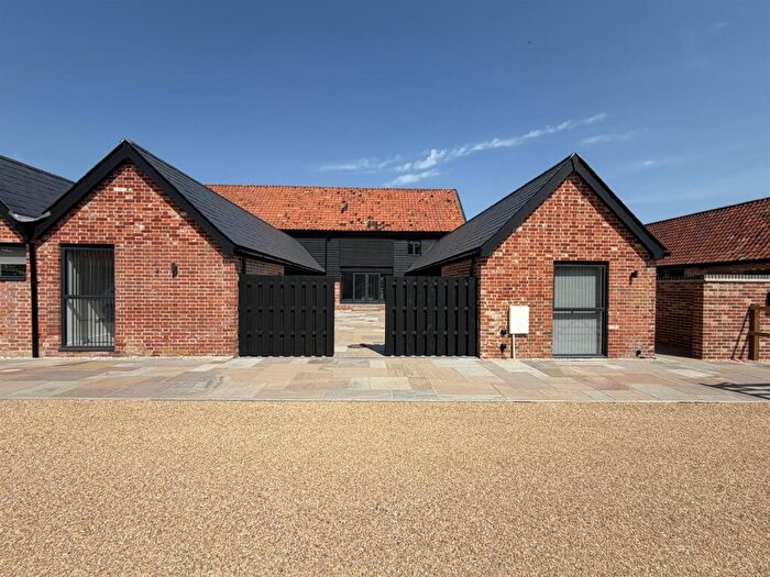 4 Bedroom Barn Conversion To Rent In Framsden, Stowmarket, IP14