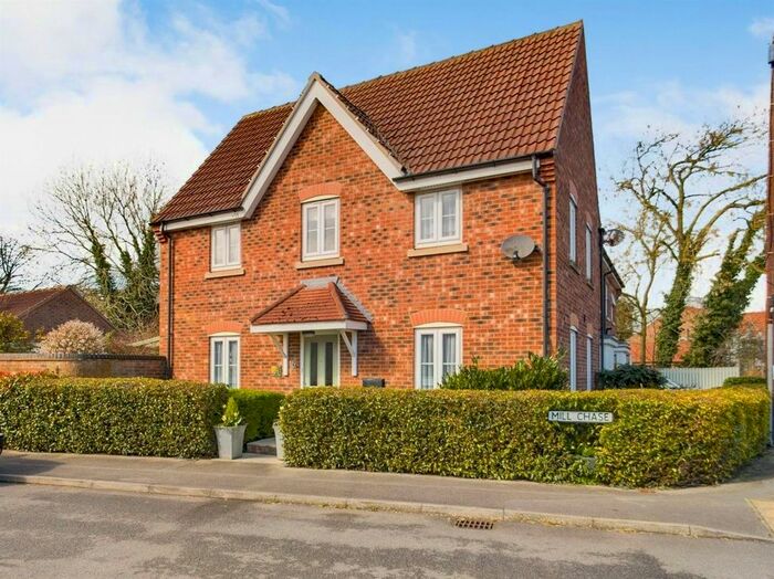 3 Bedroom End Of Terrace House For Sale In Mill Chase, Nafferton, Driffield, YO25