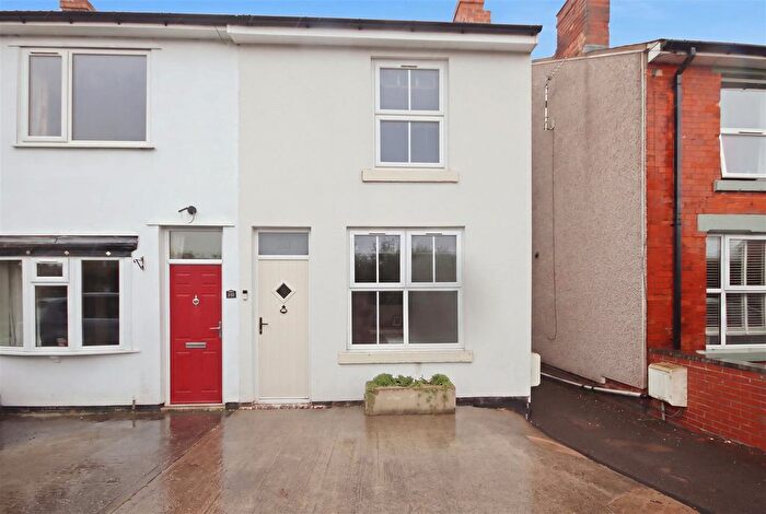 2 Bedroom Semi-Detached House For Sale In Hardstoft Road, Pilsley, Chesterfield, S45