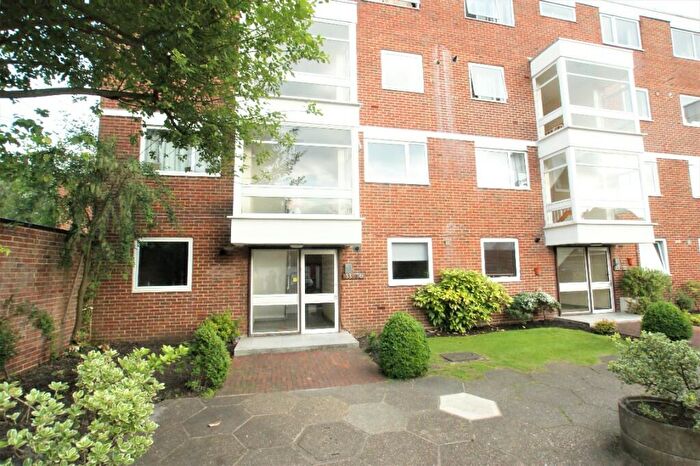 2 Bedroom Apartment To Rent In Hersham Road, Walton-On-Thames, Surrey, KT12
