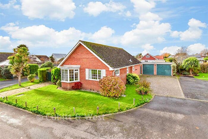 3 Bedroom Detached Bungalow For Sale In Stable Field, Bognor Regis, West Sussex, PO22