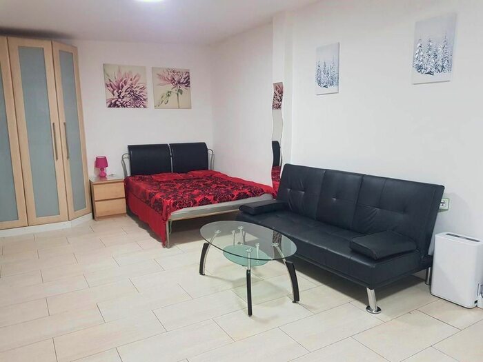 1 Bedroom Studio To Rent In Airlie Gardens, Ilford, IG1