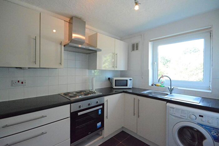 2 Bedroom Apartment To Rent In Romney House, Blewburton Walk, RG12