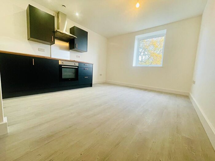 1 Bedroom Apartment To Rent In Bingley Road, Bradford, BD9