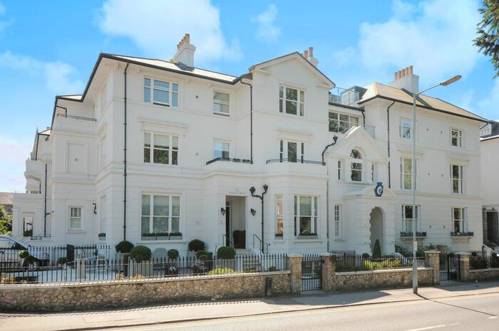 2 Bedroom Flat To Rent In Trinity Place, Windsor, SL4