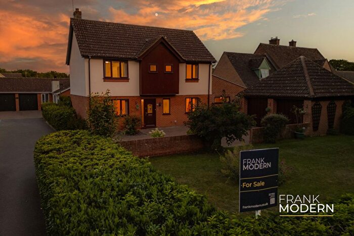4 Bedroom Detached House For Sale In Monks Grove, Peterborough, PE4