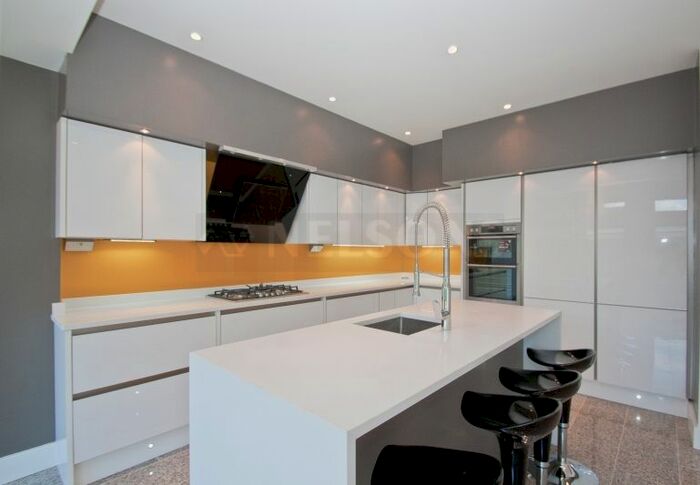 4 Bedroom Detached House To Rent In Nimrod Road, Streatham, SW16