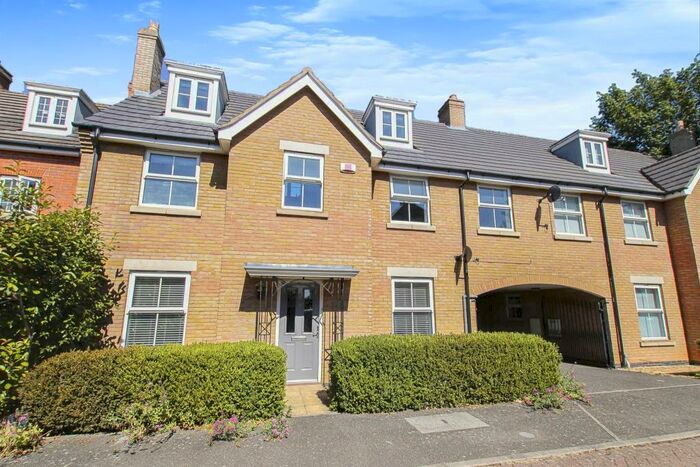 6 Bedroom Link Detached House For Sale In Cambridge Road, Ely, CB7