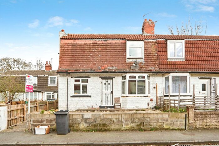 2 Bedroom Semi Detached House For Sale In Sandhurst Avenue, Leeds, LS8