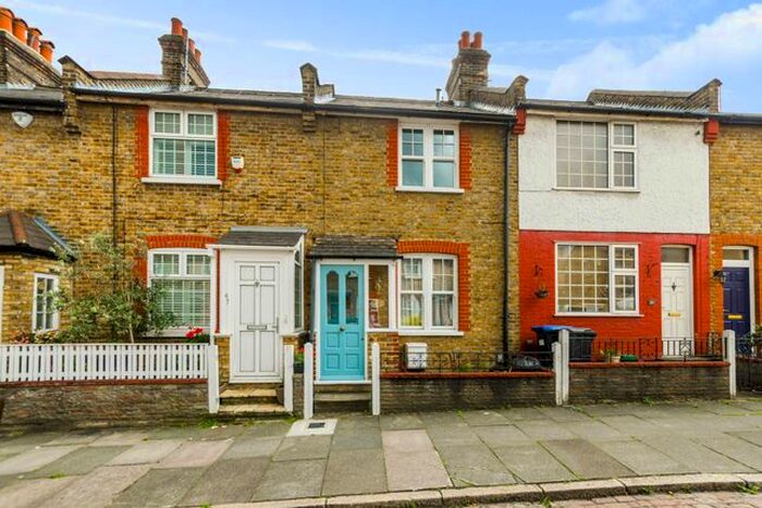 2 Bedroom Property To Rent In Southgate, Southgate, London, N14