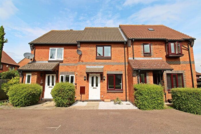 2 Bedroom Terraced House For Sale In Boxgrove Priory, Bedford, MK41