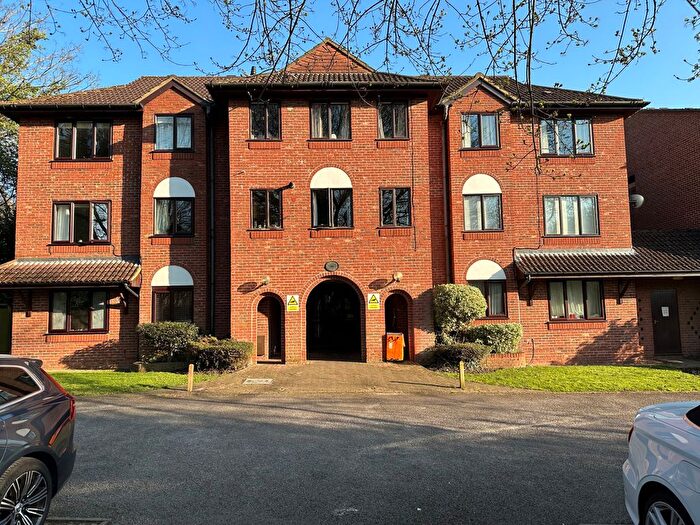 1 Bedroom Flat To Rent In Belmont Road, Leatherhead, KT22