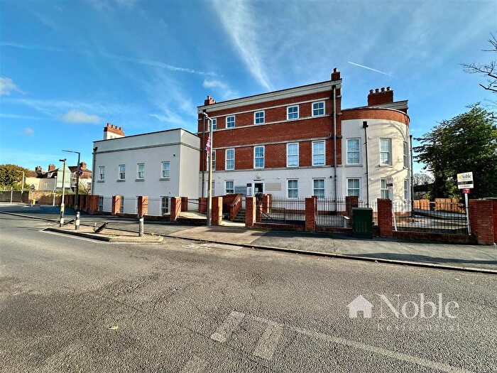 2 Bedroom Flat To Rent In Carlton Place, Old Harlow, CM17