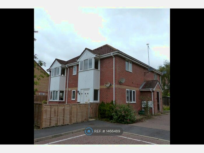 2 Bedroom Flat To Rent In Highwoods, Colchester, CO4