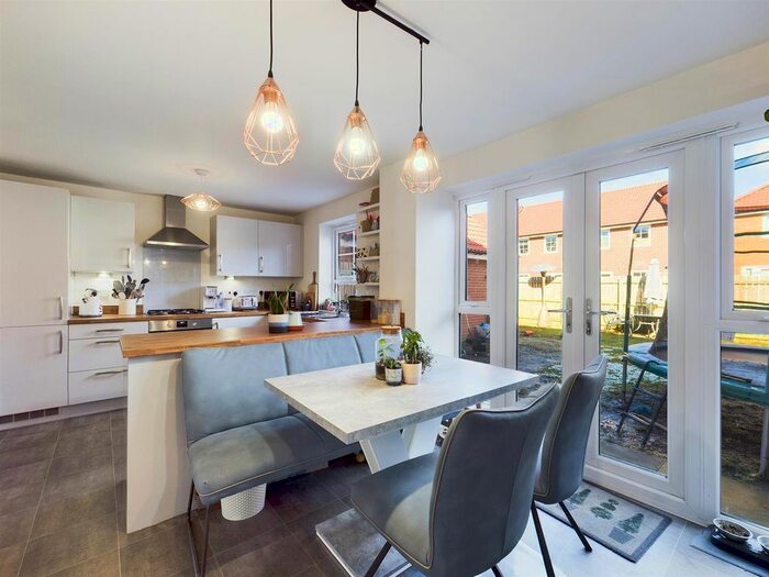 4 Bedroom Detached House For Sale In Nalton Drive, Driffield, YO25