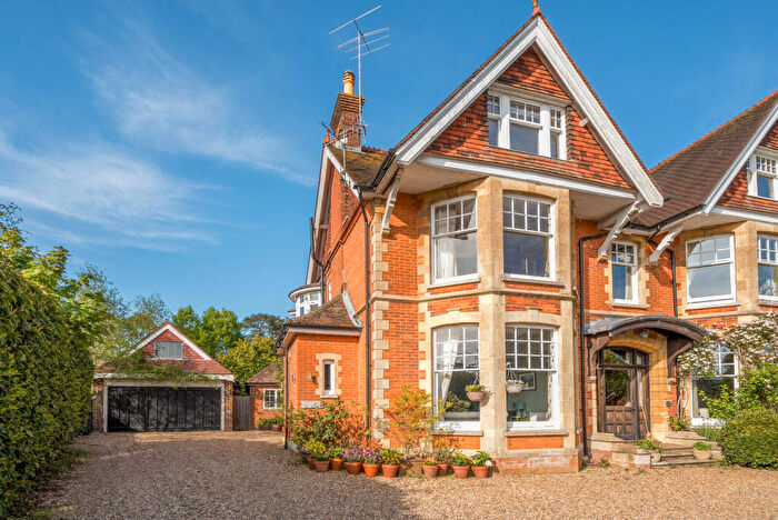 4 Bedroom Semi Detached House To Rent In The Common, Cranleigh, Surrey, GU6