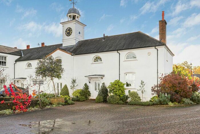 3 Bedroom End Of Terrace House For Sale In Broadfield Way, Aldenham, Watford, WD25