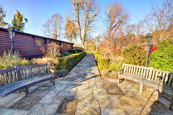 2 Bedroom Detached House To Rent In The Walled Garden, Harleyford Estate, SL7