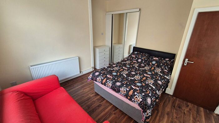 3 Bedroom End Of Terrace House To Rent In Kippax Street, Rusholme, Manchester, M14