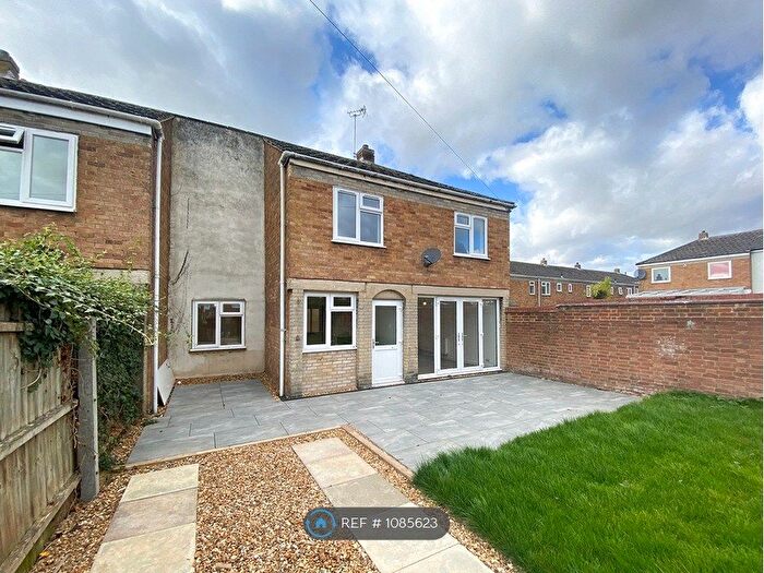 3 Bedroom End Terrace House To Rent In Lucas Court, Huntingdon, PE29