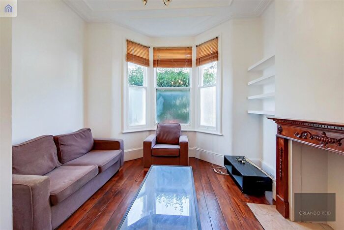 1 Bedroom Flat For Sale In Thirsk Road, Battersea, SW11