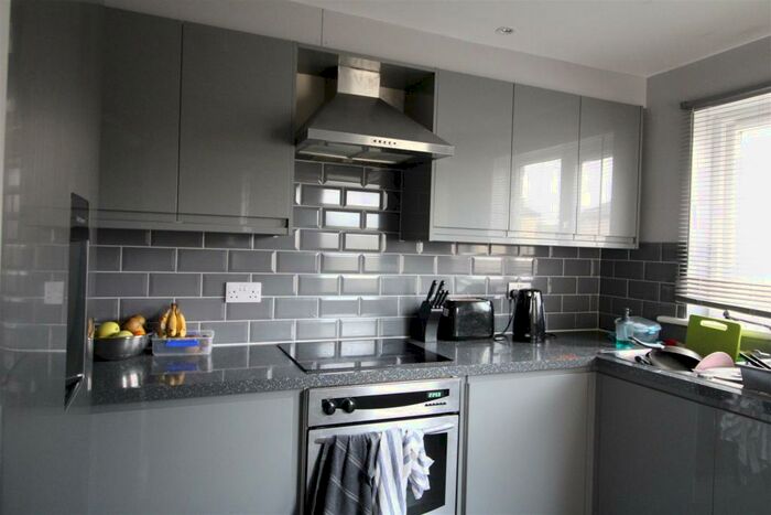 4 Bedroom Private Hall To Rent In Allandale Gardens, Lancaster, LA1