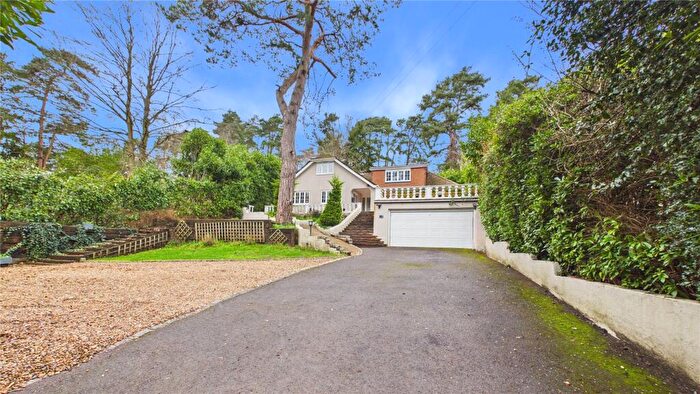 4 Bedroom Detached House For Sale In Curley Hill Road, Lightwater, Surrey, GU18