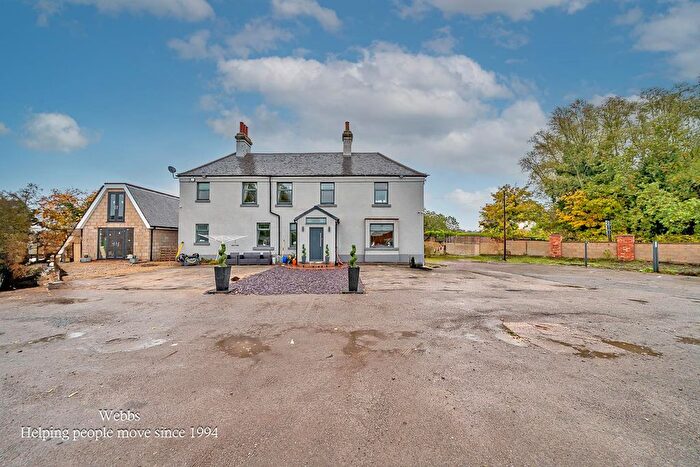 4 Bedroom Semi-Detached House For Sale In Lichfield Road, Shelfield, Walsall, WS4