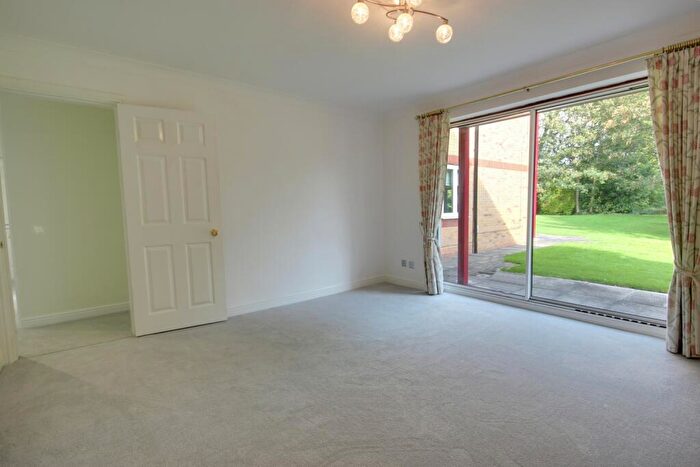 2 Bedroom Apartment To Rent In Old Manor Lawns, Long Lane, Beverley, HU17