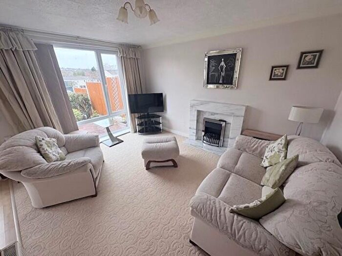 2 Bedroom Mews For Sale In Holcombe Drive, Burnley, BB10