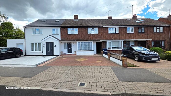 4 Bedroom Terraced House For Sale In Hertford Road, Barnet, EN4